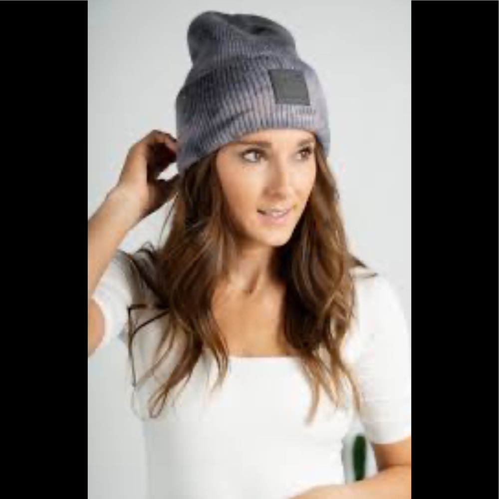 C.C Tie Dye Beanie in Light Grey/Dark Grey